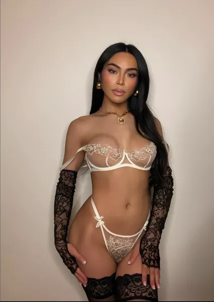 Escorts Long Beach, California Verse Vivi