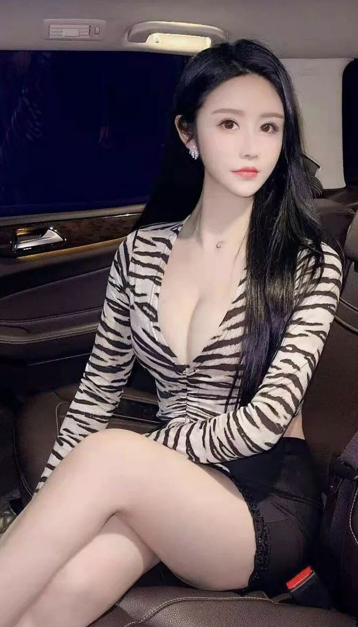 Escorts Shenzhen, China Bella