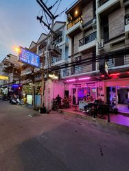 Beer Bar Pattaya, Thailand Pink Lady Bistro Bar