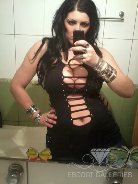 Escorts Bucharest, Romania Adinna