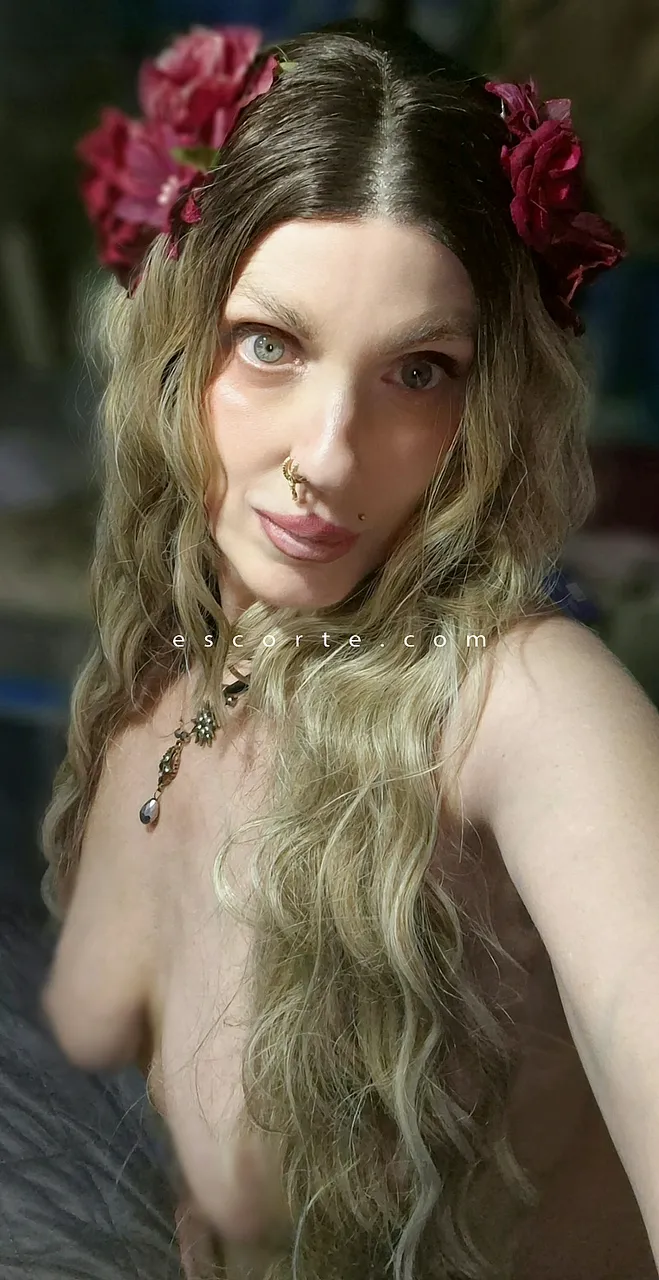 Escorts Nice, France Sophia Snow