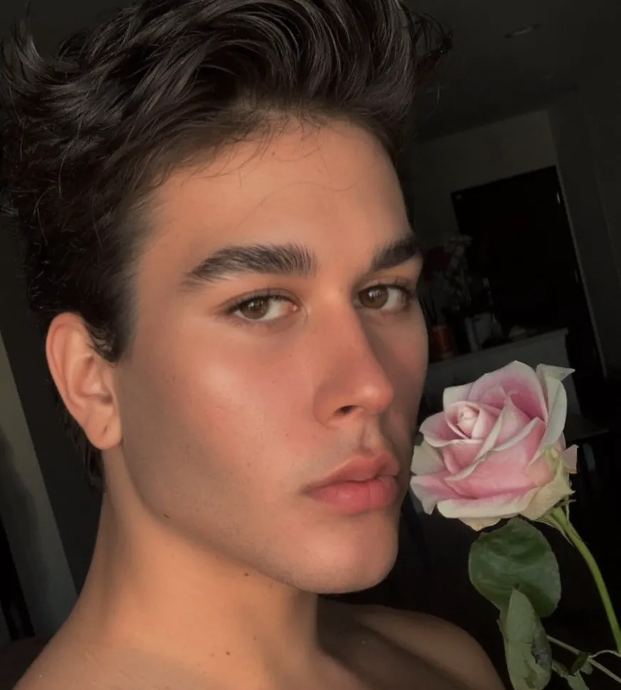 Escorts London, England cutehotboy69