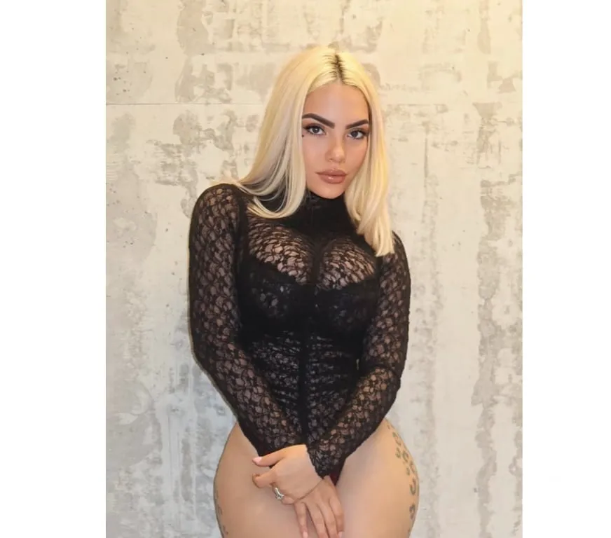 Escorts Warrington, England Bella Lovely Model Ts Around X