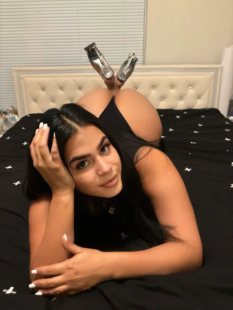 Escorts Louisville, Kentucky Lía | Cuban latín girl