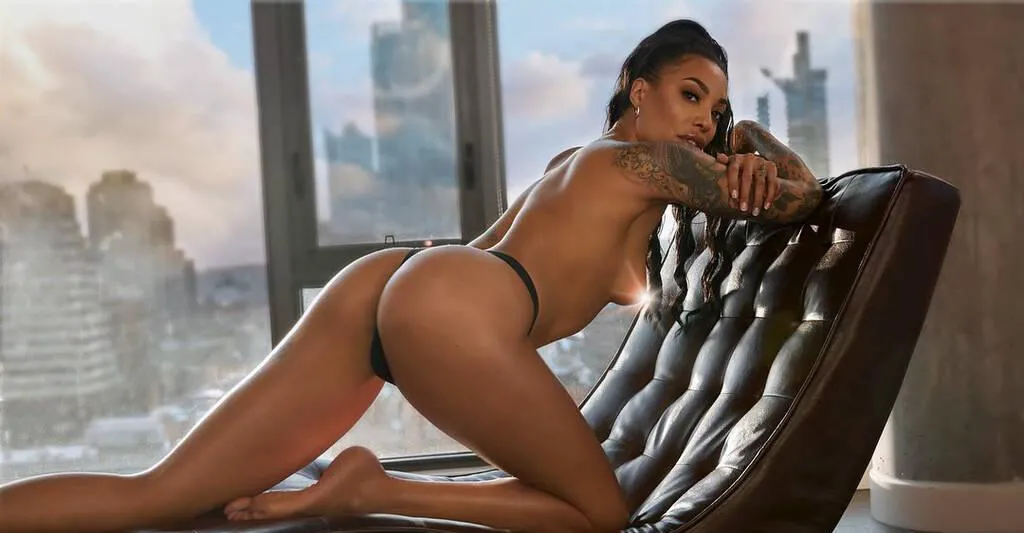 Escorts Winnipeg, Manitoba Savannah