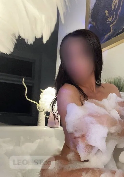 Escorts Laval, Quebec my booty taste like honey , come & taste daddy