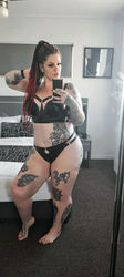 Escorts Perth, Australia Thick Aussie MILF with curves for days
