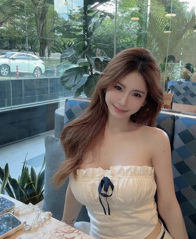 Escorts Osaka, Japan Cherry Bomb